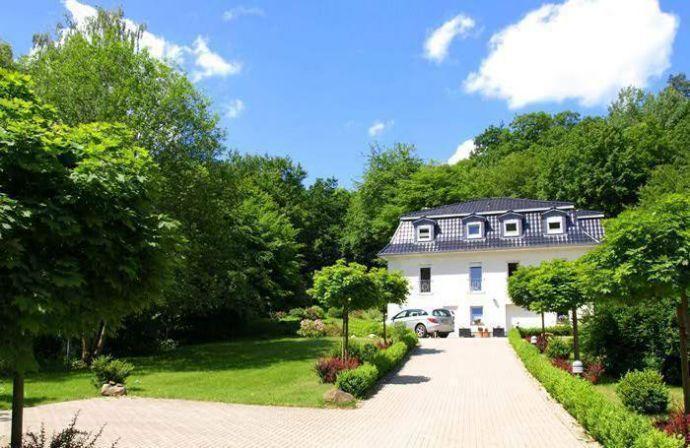 Weisses-Haus-Am-Kurpark-Fewo-Bergblick Bad Suderode Exterior foto